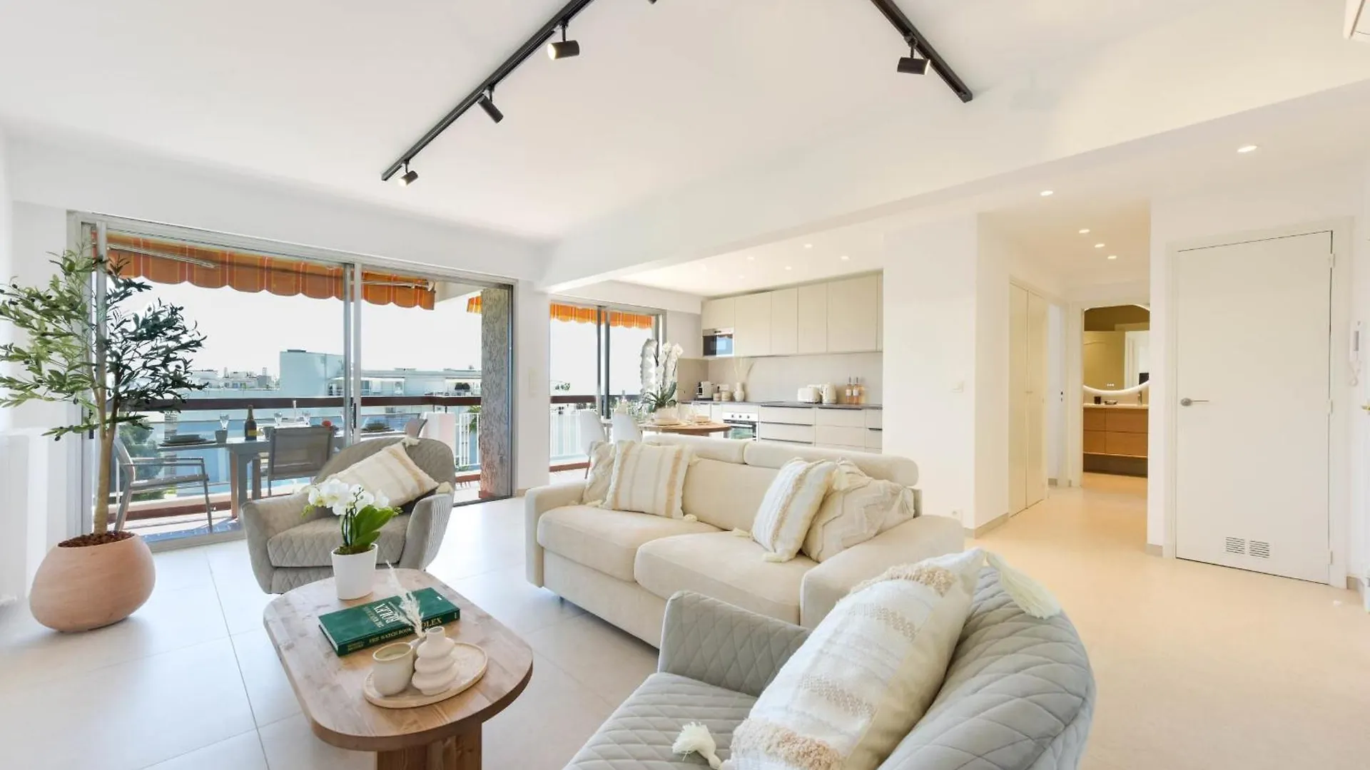Luxury 1-Br Apartment Sea View Parking Vallauris
