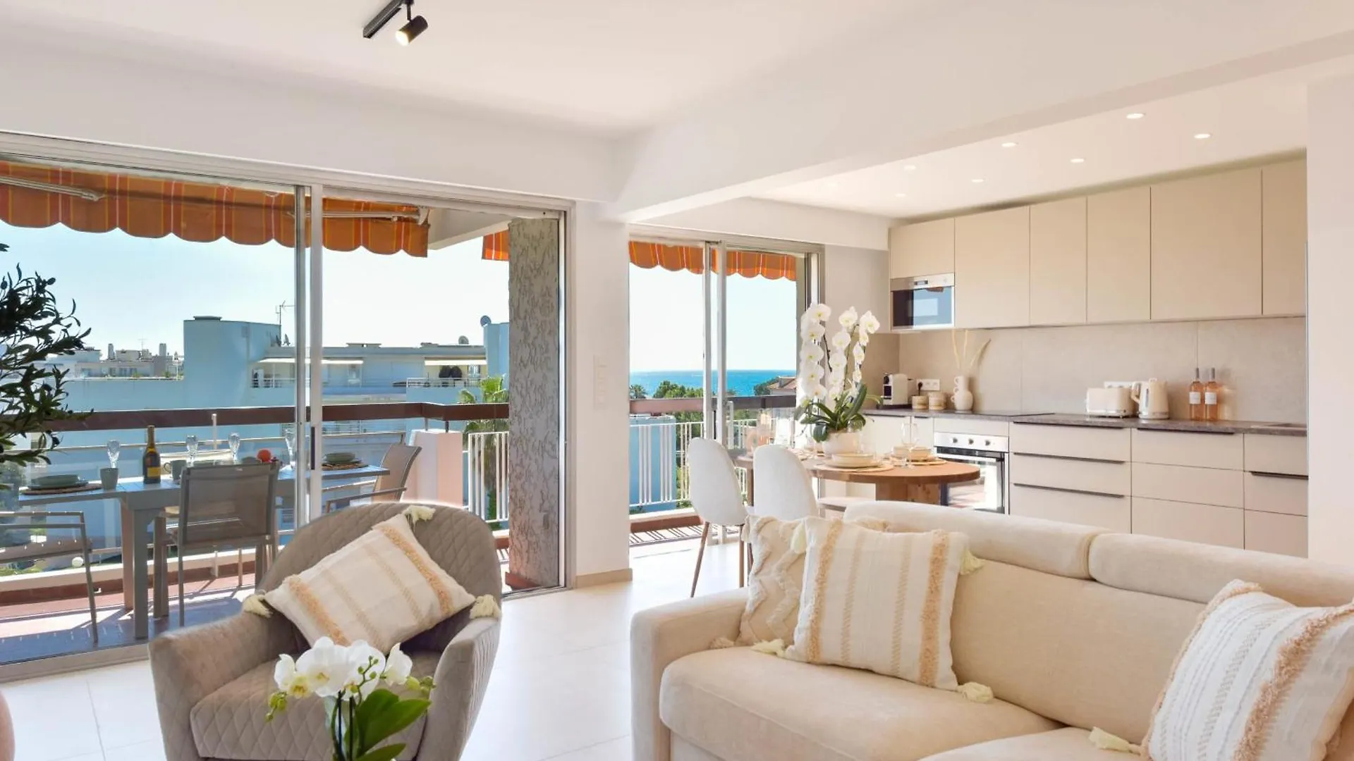 Luxury 1-Br Apartment Sea View Parking Vallauris