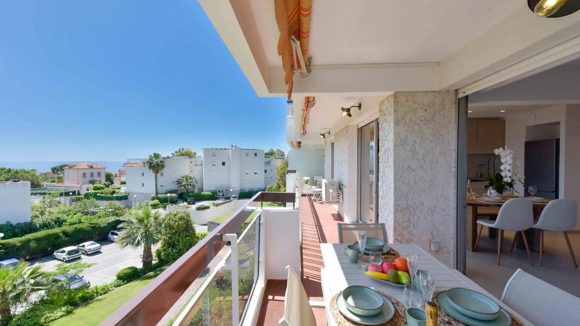 Luxury 1-Br Apartment Sea View Parking Vallauris Francja